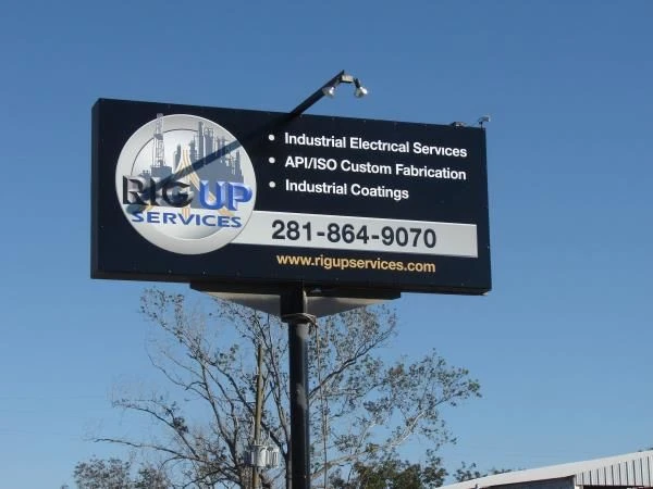 Pylon & Pole Signs