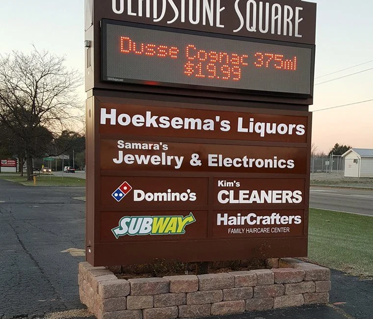 Outdoor Signage in Rochester