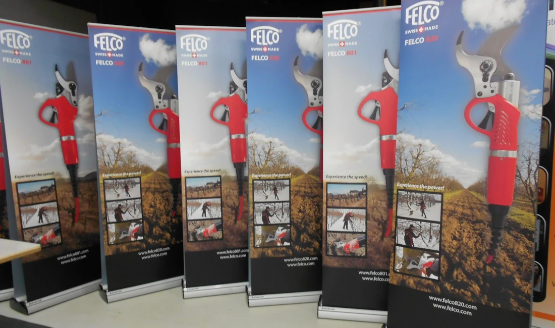 Retractable Banners, Pop-Up Banners and Stands